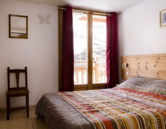 chambre double du chalet.jpg